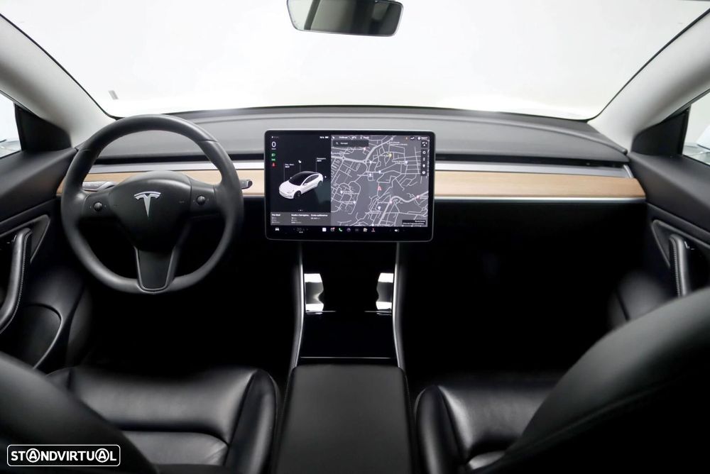 Tesla Model 3 - 24