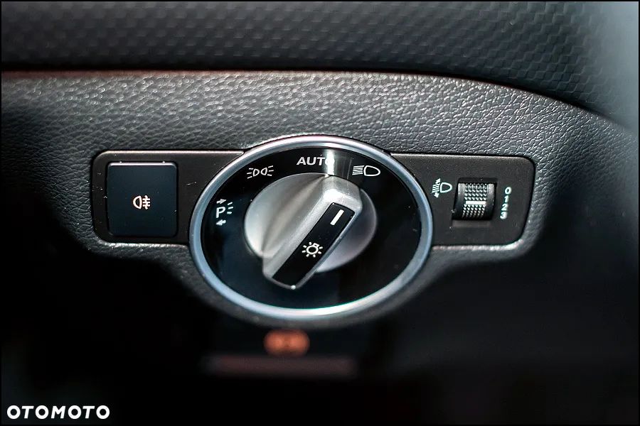 Mercedes-Benz Klasa A 180 (BlueEFFICIENCY) Urban - 30