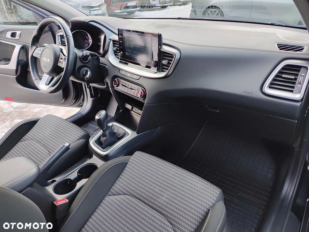 Kia XCeed 1.5 T-GDI M - 12