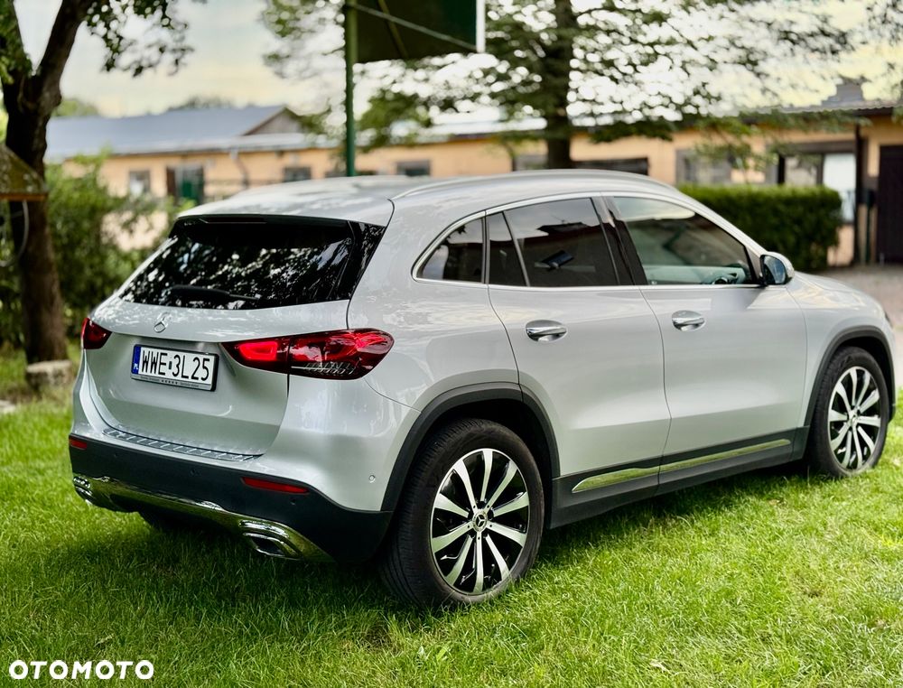 Mercedes-Benz GLA 220 d 4-Matic 8G-DCT - 8