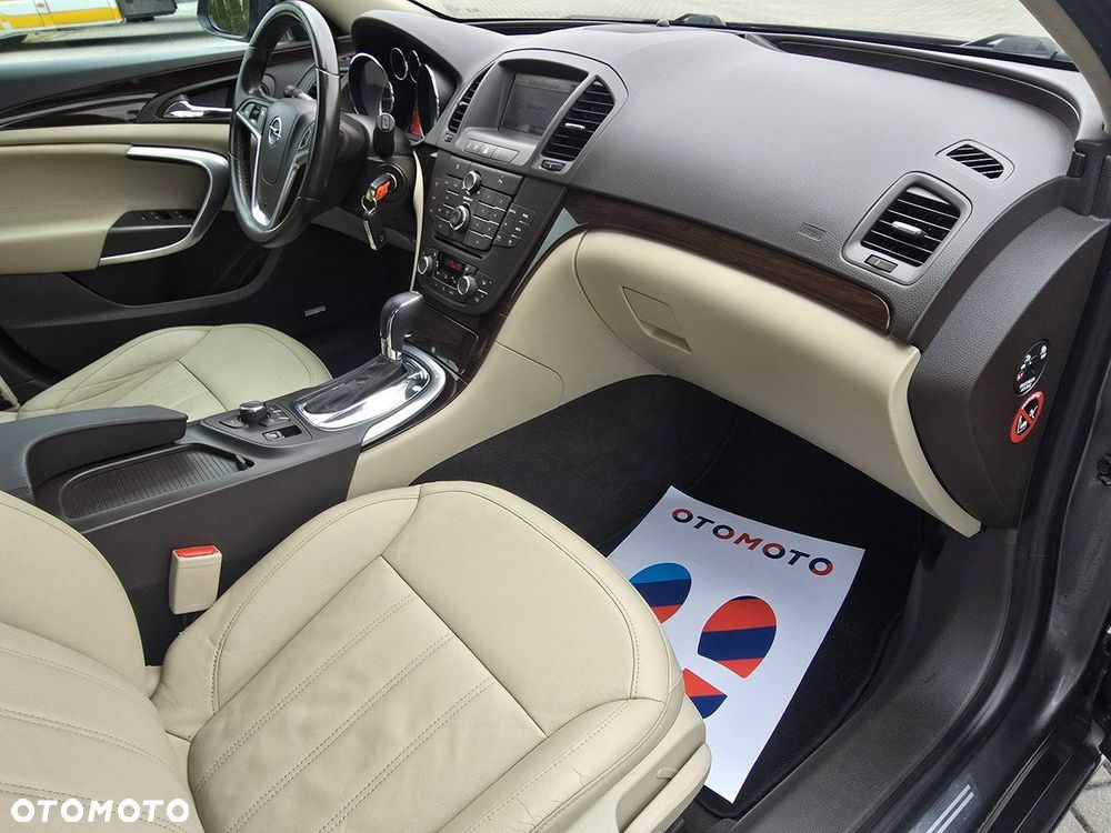 Opel Insignia - 25