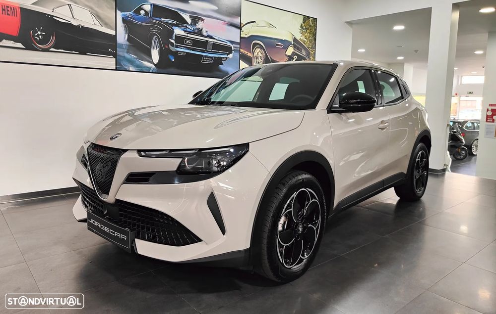 Alfa Romeo Junior Elletrica 50 kWh Launch Edition - 1