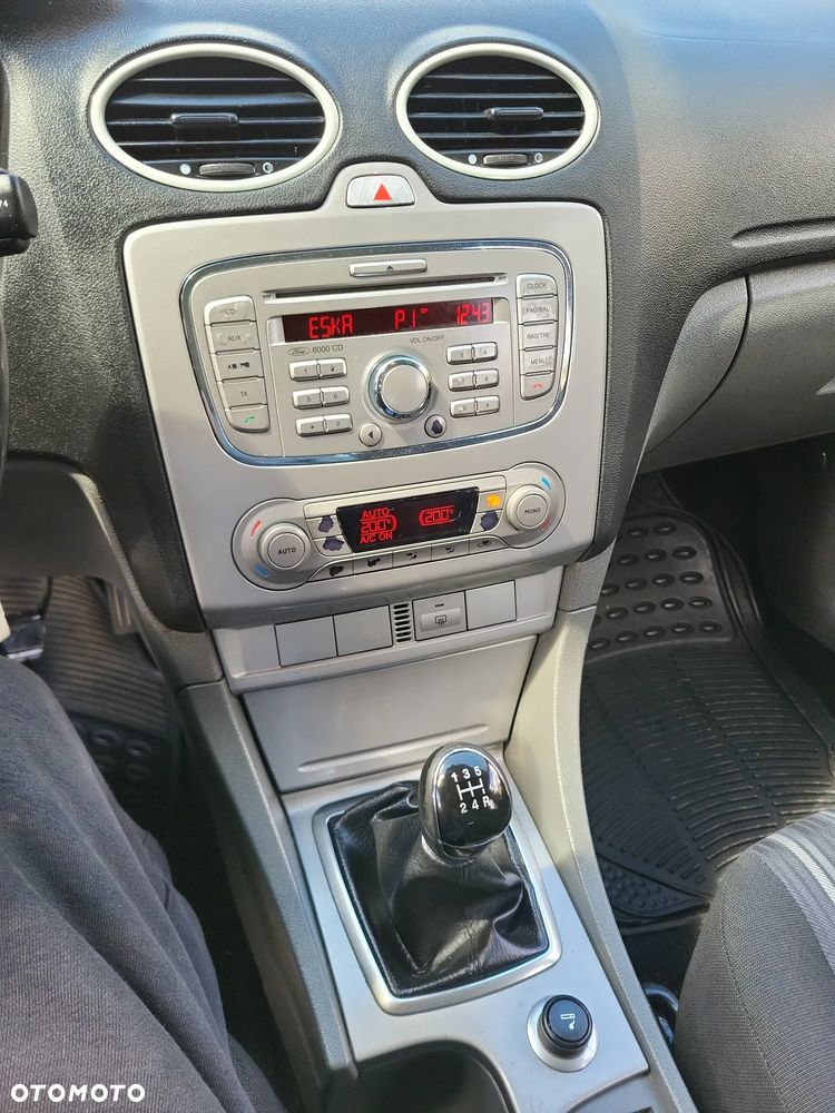 Ford Focus 2.0 16V Style+ - 33