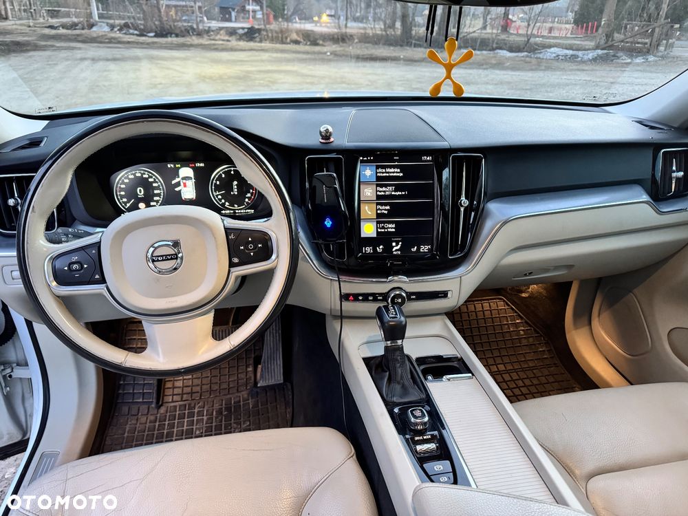 Volvo XC 60 T6 AWD Momentum - 9