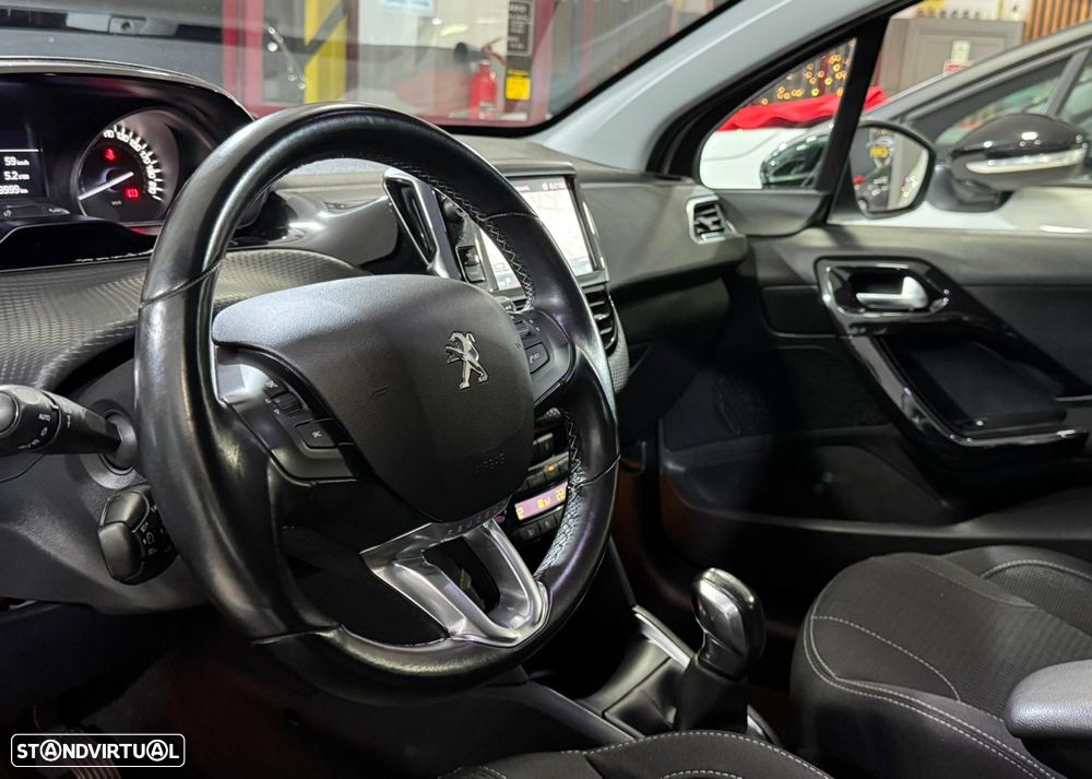 Peugeot 208 PureTech 82 Start & Stop Allure - 11