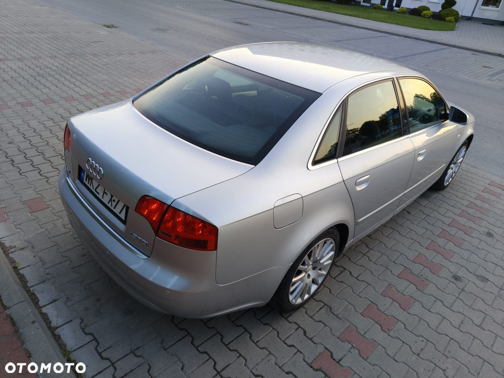 Audi A4 Limousine - 8