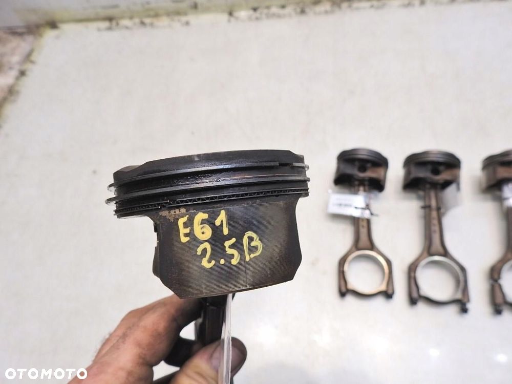 TŁOK KORBOWÓD BMW E61 2.5i - 3