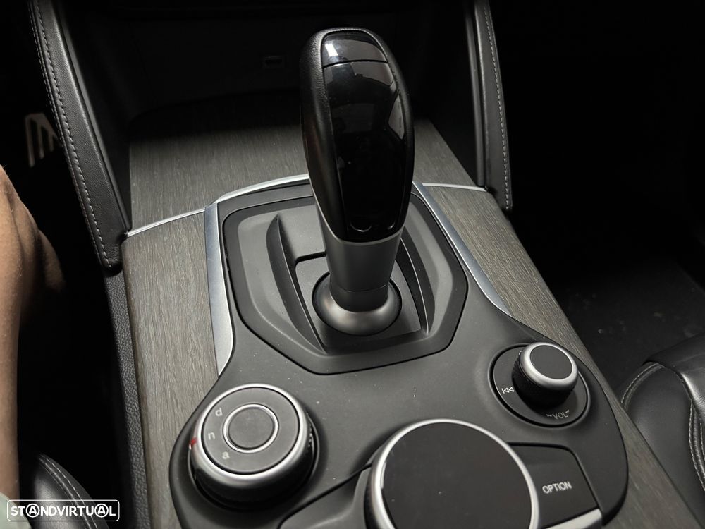 Alfa Romeo Stelvio 2.0 T Veloce TI Q4 AT8 - 1
