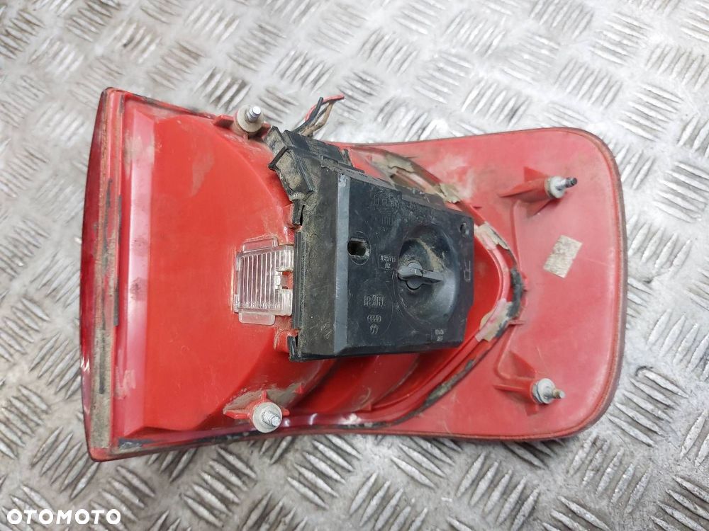 LAMPA PRAWY TYŁ AUDI 80 B4 SEDAN DEPO - 5