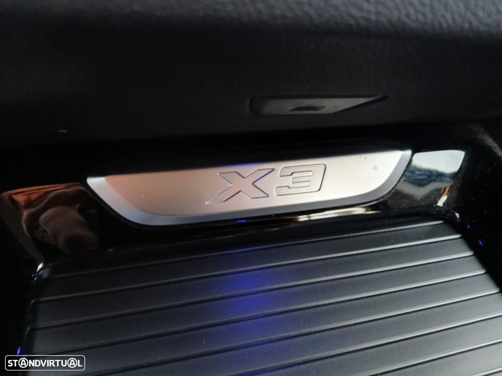 BMW X3 20 d xDrive Line Luxury - 27