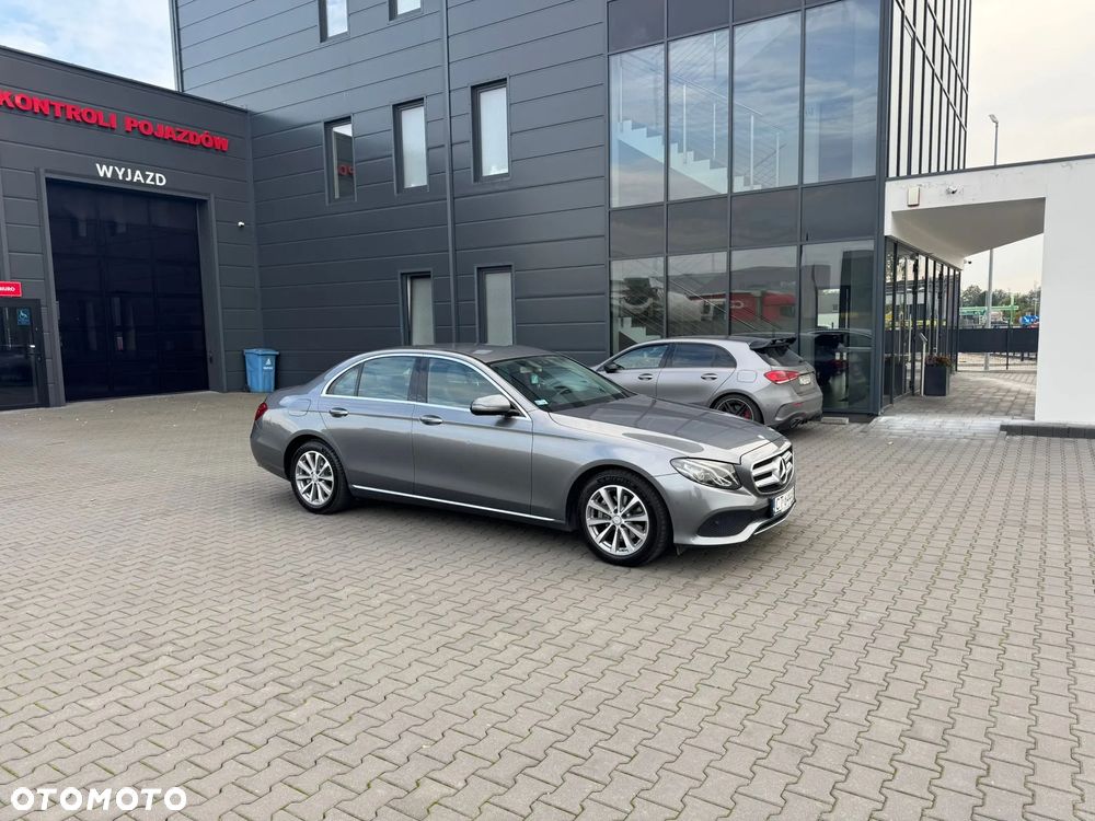 Mercedes-Benz Klasa E 220 d 9G-TRONIC - 2