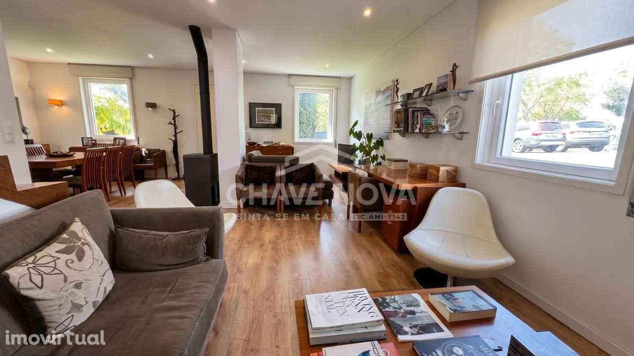 Moradia Geminada V2+1 c/Logradouro na Senhora da Hora - Grande imagem: 3/38