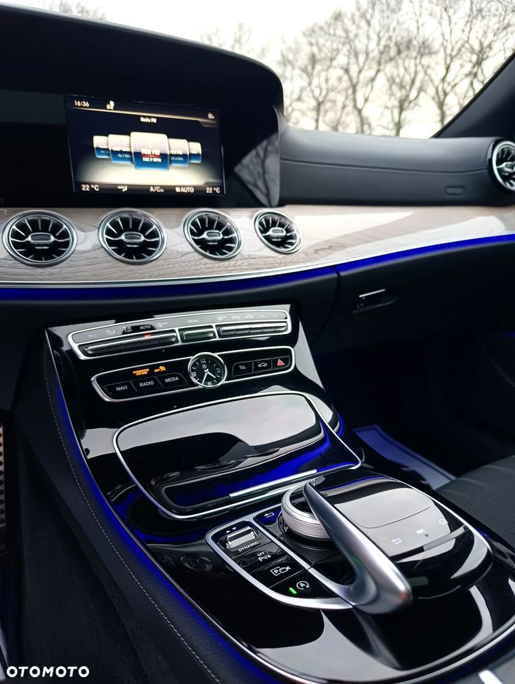 Mercedes-Benz Klasa E 200 9G-TRONIC - 23