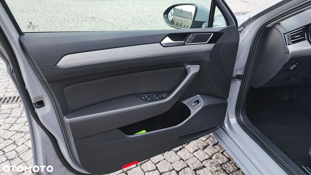 Volkswagen Passat 2.0 TSI Business DSG - 13