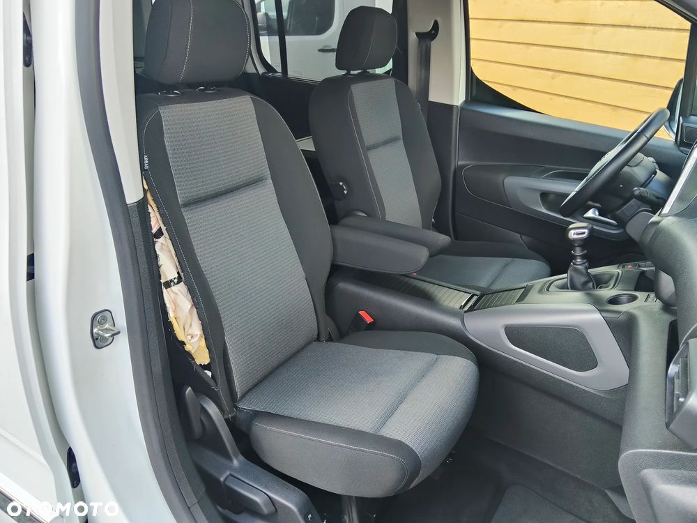 Toyota Proace City Verso 1.2 Turbo L1 Team Deutschland - 37