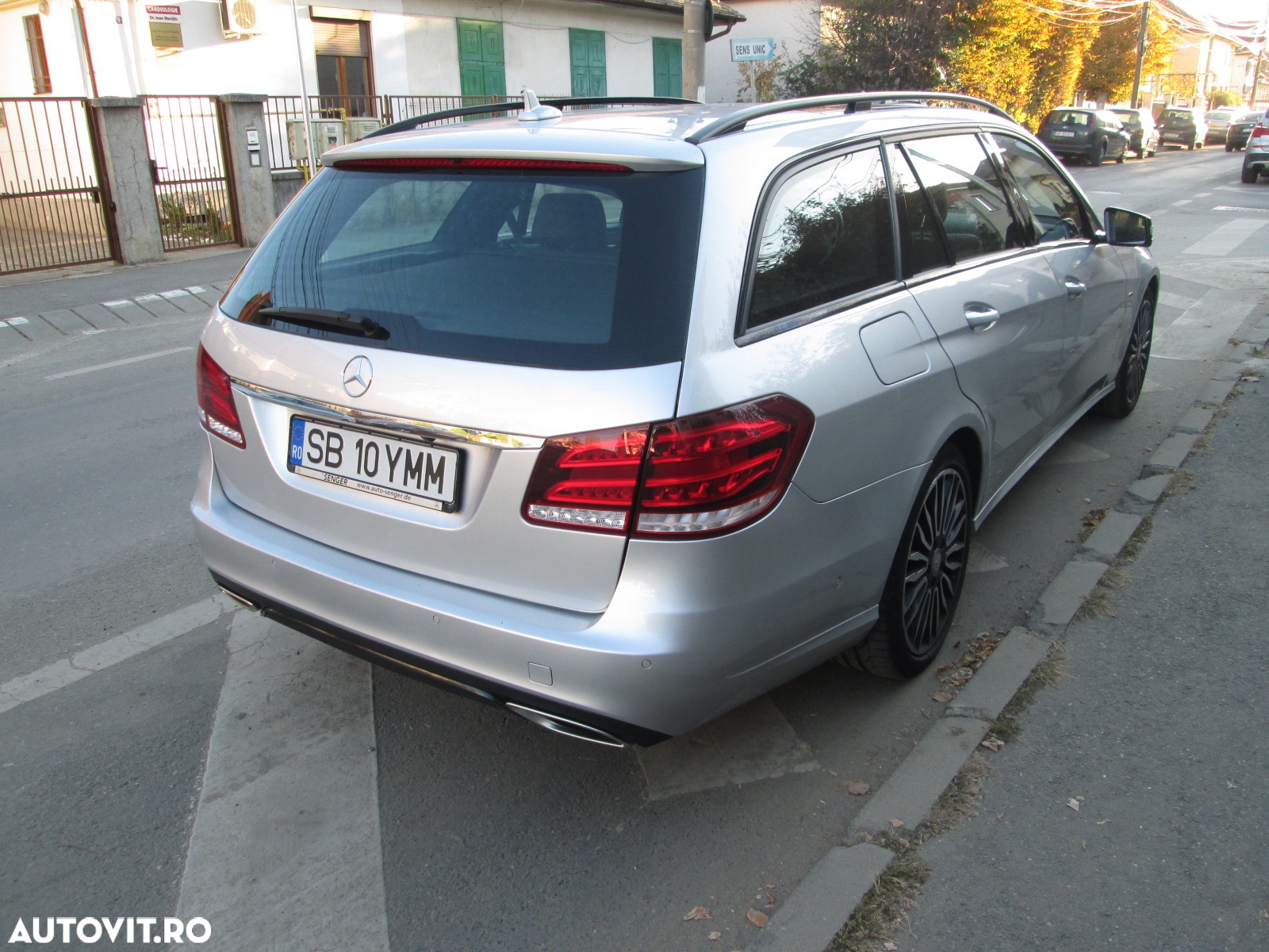 Mercedes-Benz E 220 BlueTEC 4Matic 7G-TRONIC Avantgarde - 4