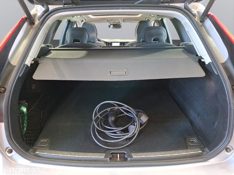 Volvo XC 60 T6 AWD Recharge Plus Bright - 5