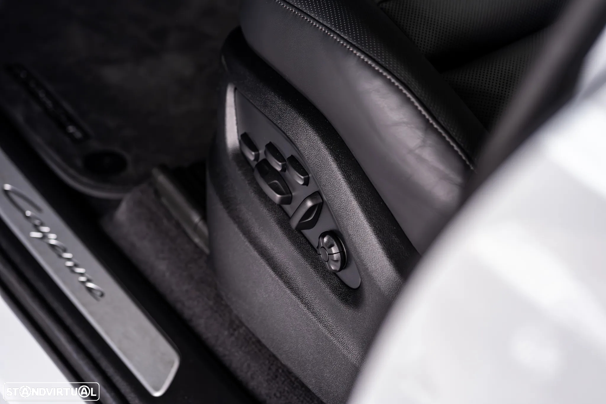Porsche Cayenne Coupé E-Hybrid - 31