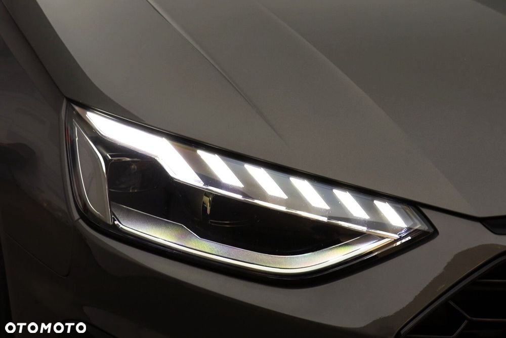 Audi A4 Limousine - 11