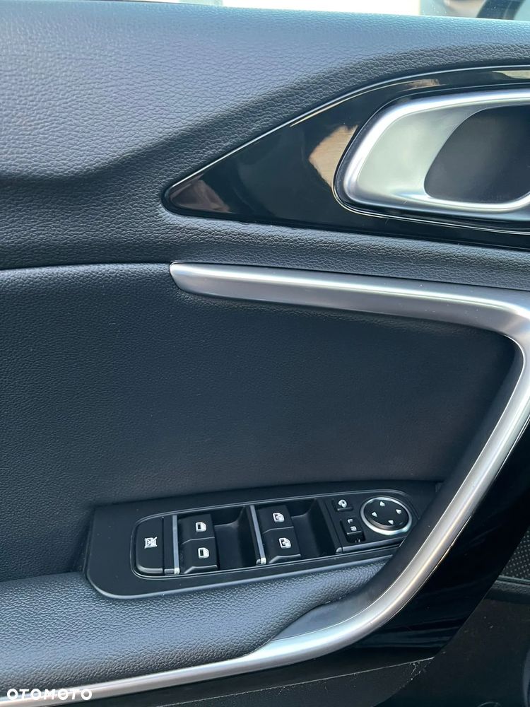 Kia Ceed 1.6 CRDi mHEV M - 13