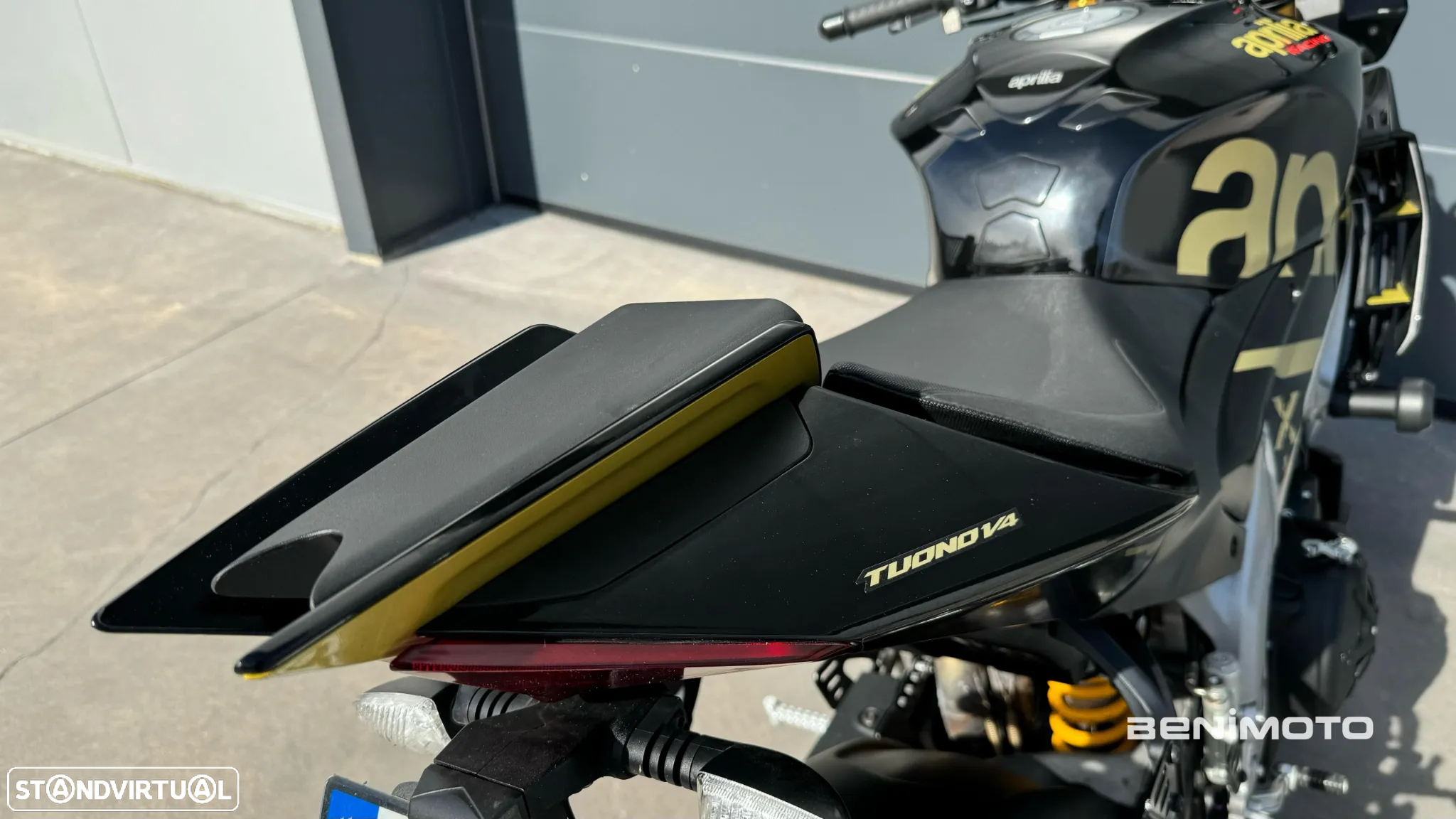 Aprilia Tuono V4 1100 - 9