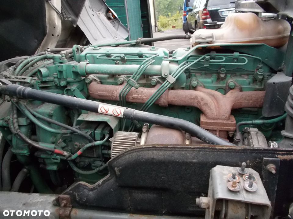 SILNIk  VOLVO FL6 B 180 2001r na części - 2
