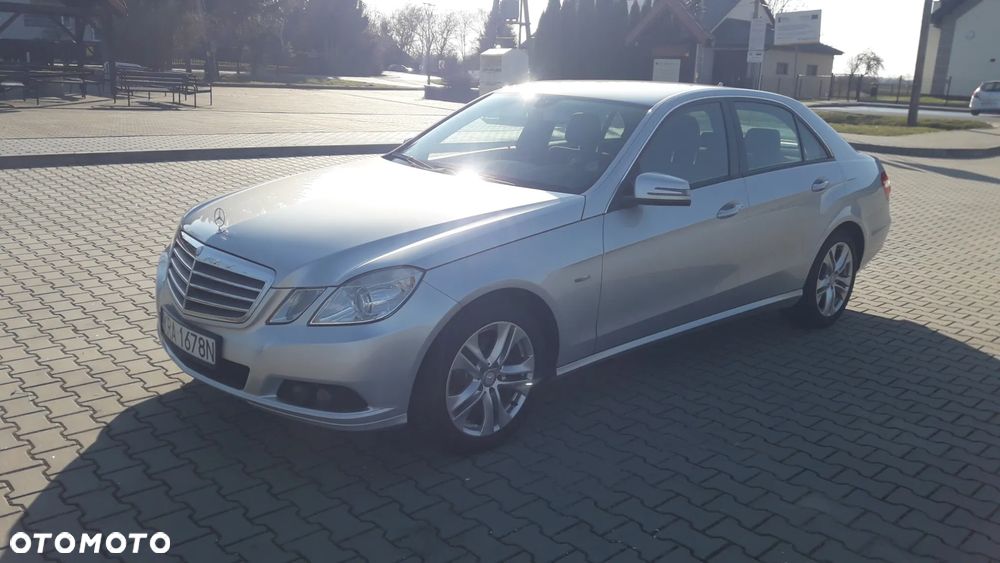Mercedes-Benz Klasa E 200 CGI BlueEFFICIENCY - 1