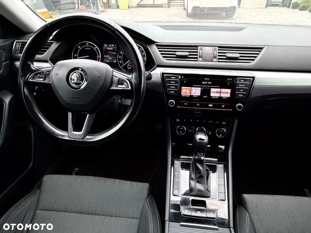 Skoda Superb 2.0 TDI Ambition DSG - 17