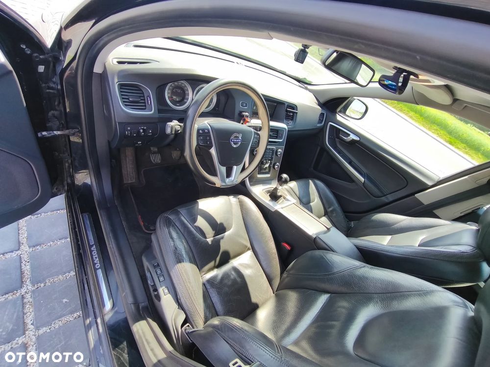 Volvo V60 D3 Summum - 16