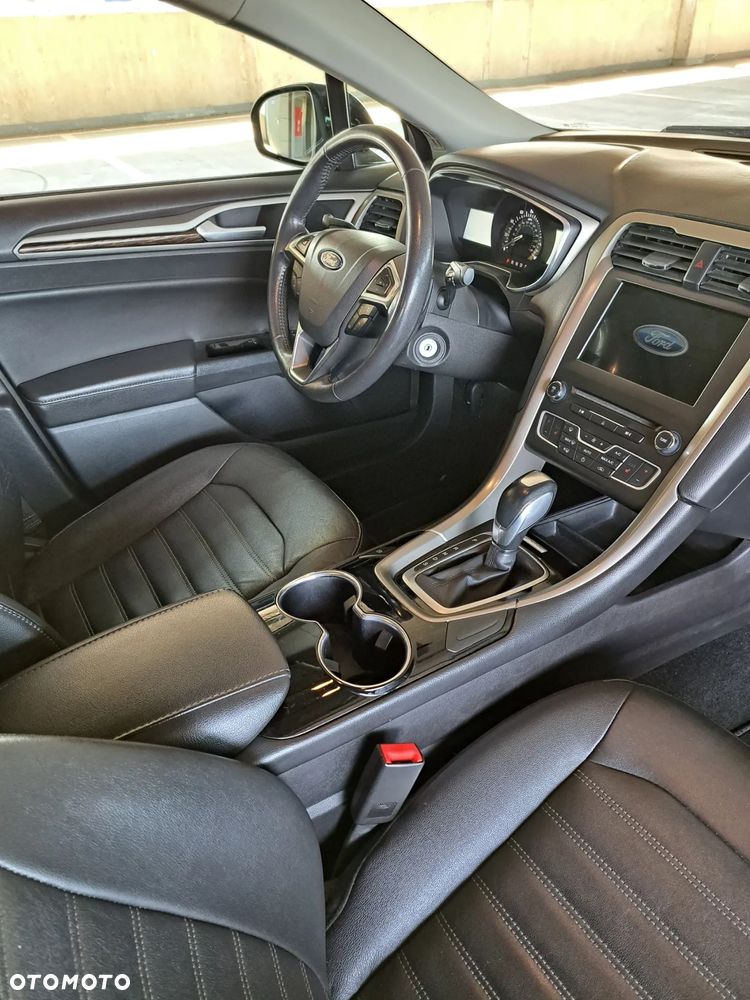 Ford Fusion - 17