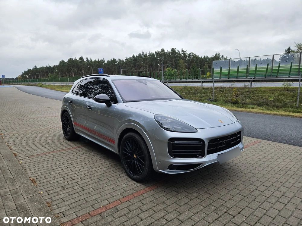 Porsche Cayenne - 4