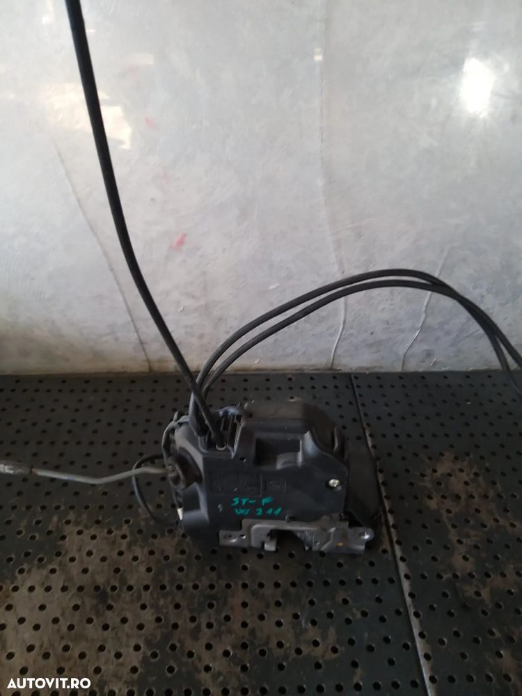 Broasca usa stanga fata mercedes e class w211 2117200335q18 - 1