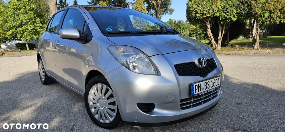 Toyota Yaris - 1