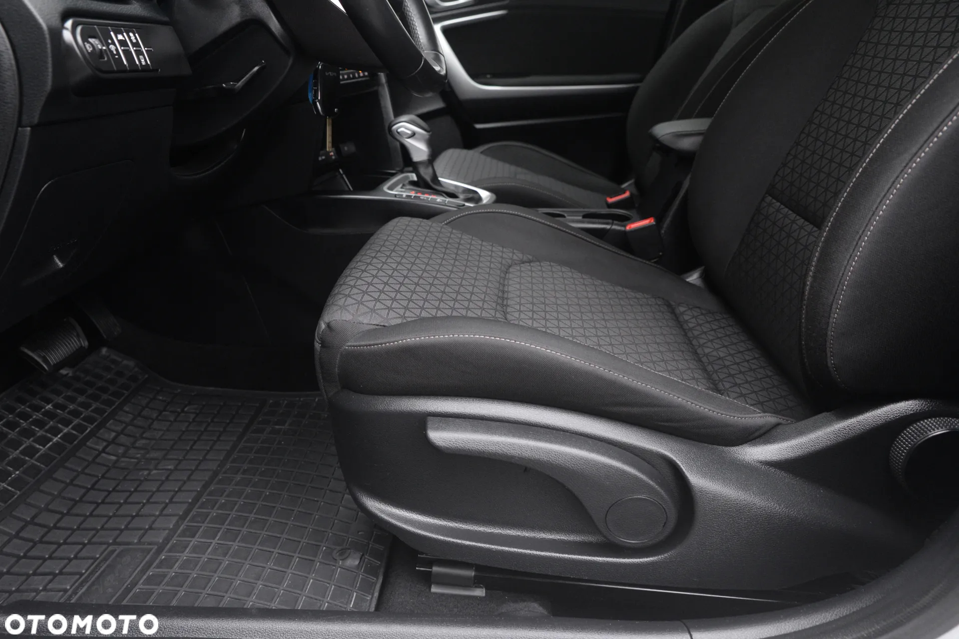 Kia Ceed 1.5 T-GDI Business Line DCT - 39