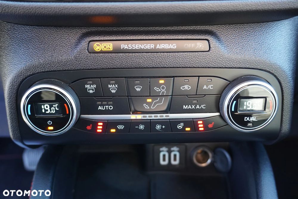 Ford Kuga 1.5 EcoBoost ST-LINE - 23