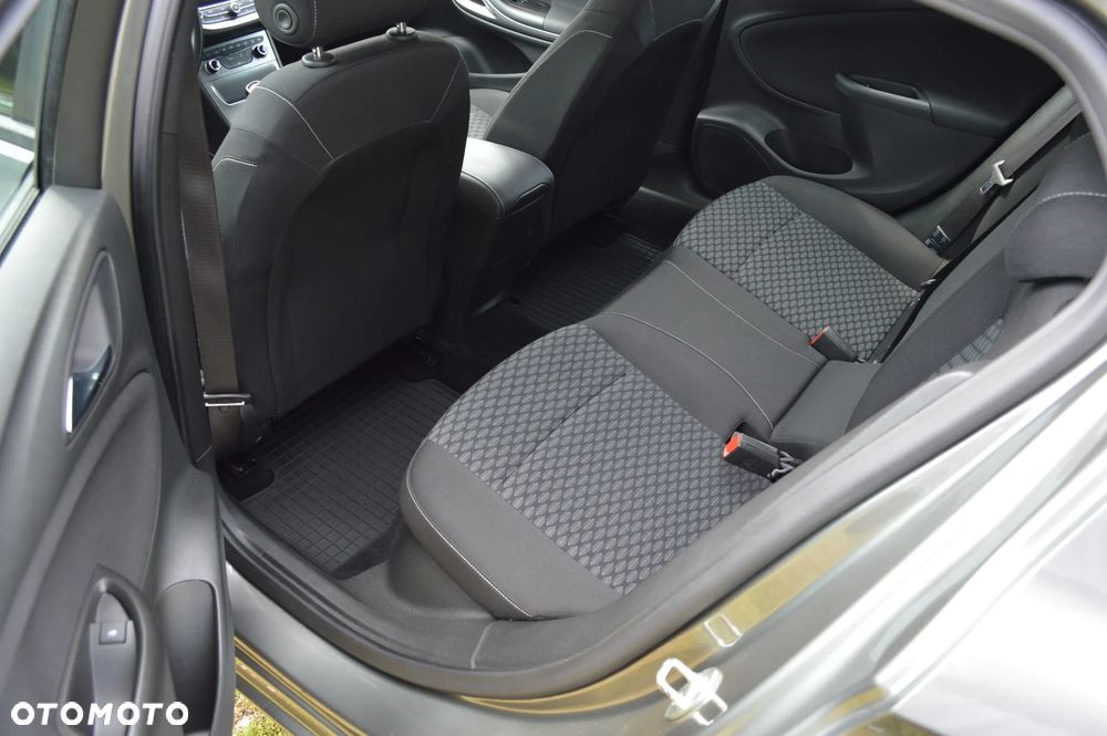 Opel Astra 1.4 T Enjoy - 6