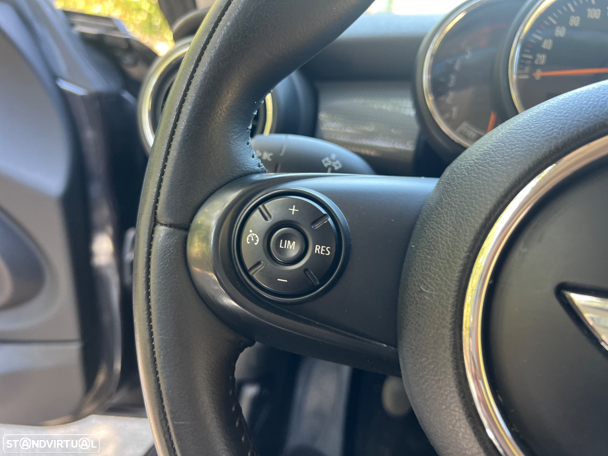 MINI 3 Portas One D - 13