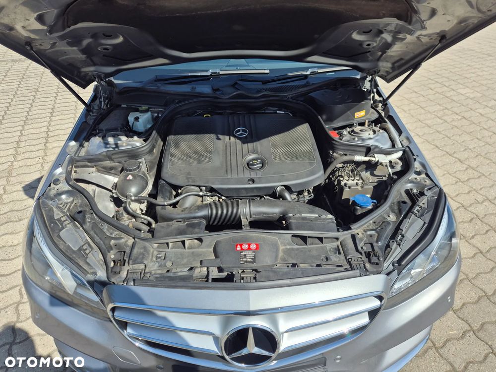 Mercedes-Benz Klasa E 220 CDI DPF BlueEFFICIENCY 7G-TRONIC - 23