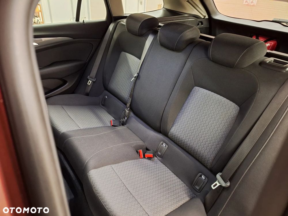 Opel Insignia 1.5 T Exclusive S&S - 23