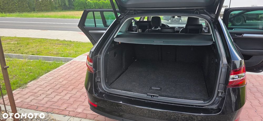 Skoda Superb 2.0 TDI Premium Edition - 16