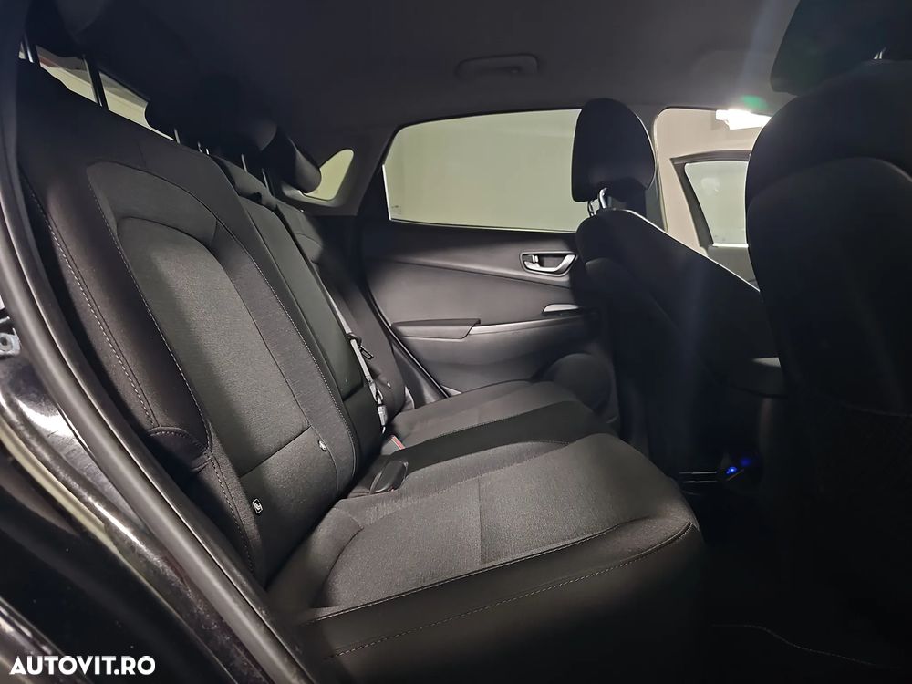 Hyundai KONA - 13