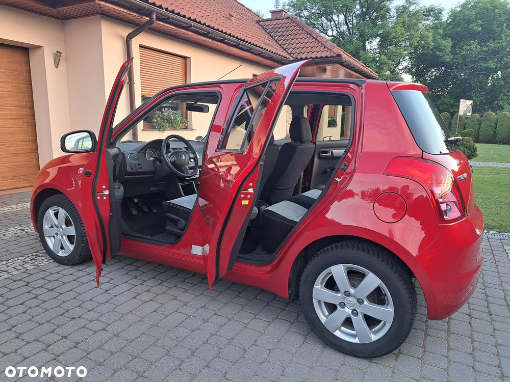 Suzuki Swift 1.3 Comfort dance - 28