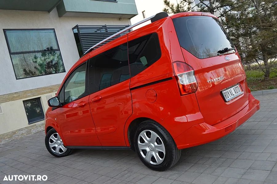 Ford Tourneo Courier 1.5 TDCi Ambiente - 11