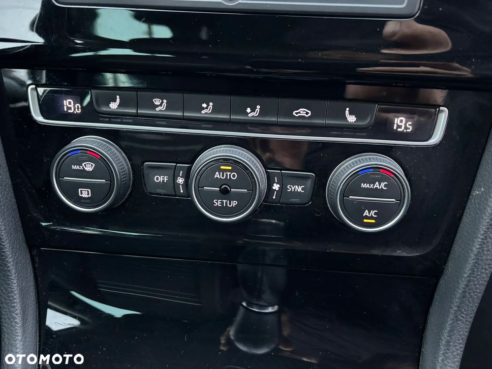 Volkswagen Golf 1.2 TSI BlueMotion Technology Cup - 32