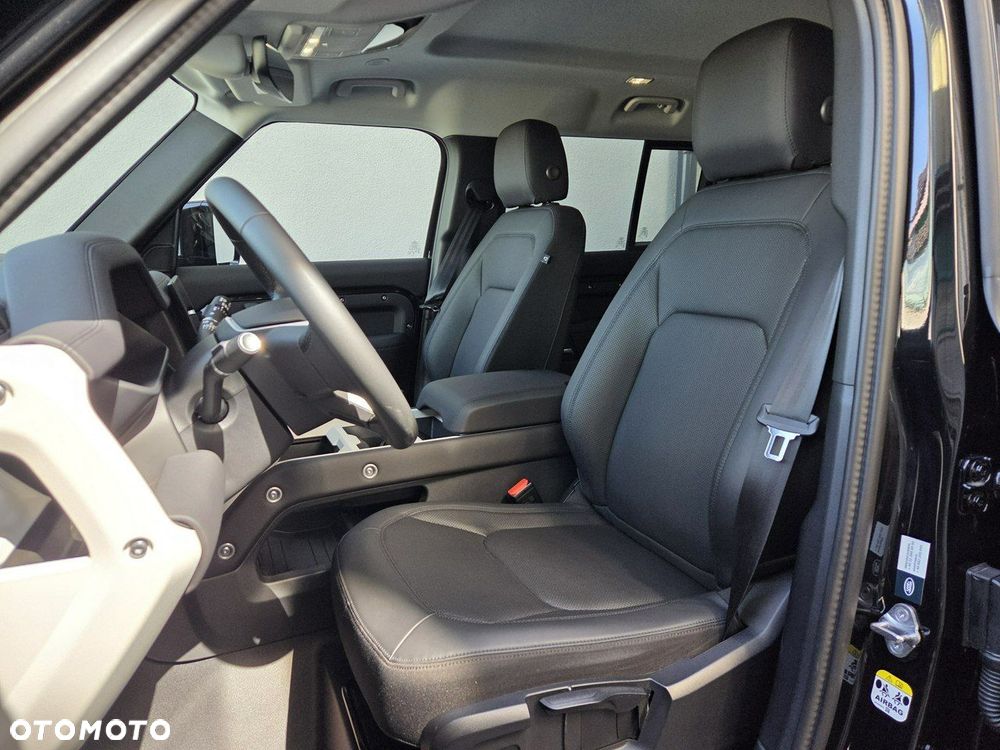 Land Rover Defender - 23