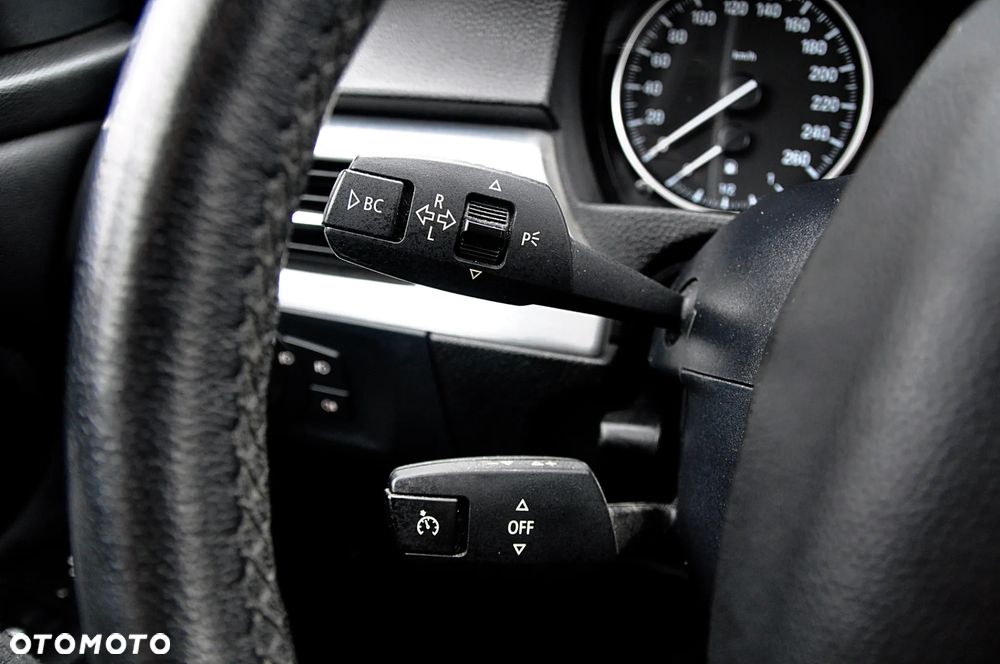 BMW Seria 3 318i Edition Sport - 17