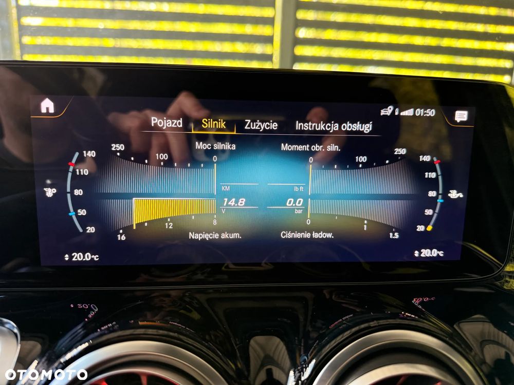 Mercedes-Benz GLB - 32