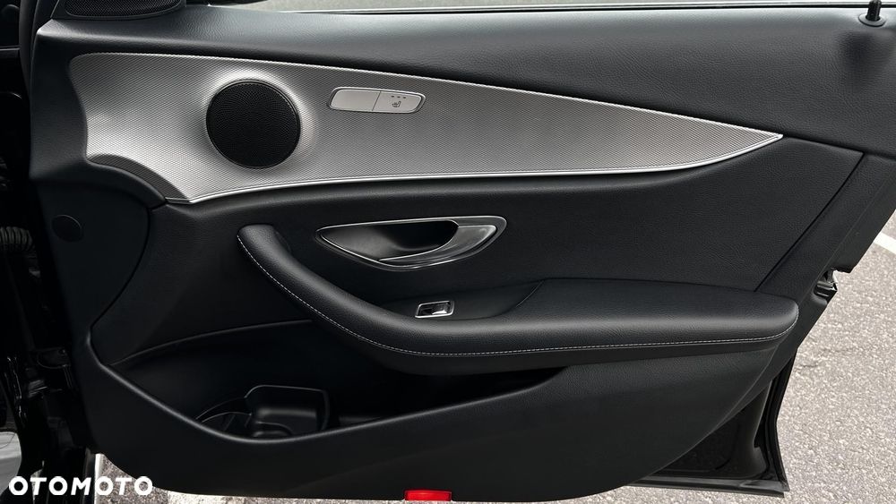 Mercedes-Benz Klasa E - 23