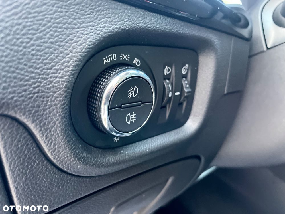 Opel Astra 1.4 Turbo Innovation - 28