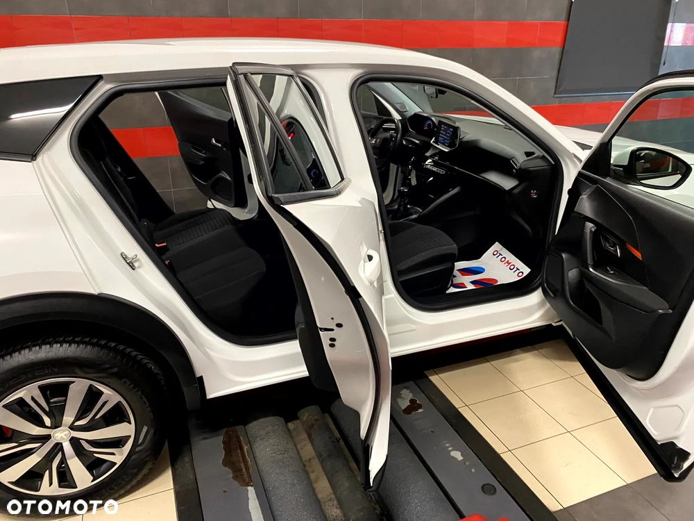 Peugeot 2008 1.5 BlueHDi Allure S&S - 19